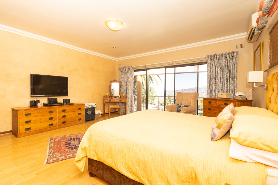 4 Bedroom Property for Sale in Kenridge Heights Western Cape